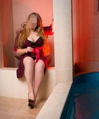 Стройная блондиночка приглашает к себе в уютное гнездышко. Обещаю, ты почувствуешь себя королем момента. Готова исполнить твои самые смелые мечты! 13995, 23 года