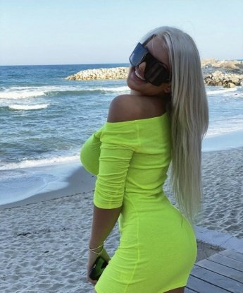 У меня длинные нежные волосы, искренняя улыбка и соблазнительная фигура.
Могу предложить тебе массаж, классический и оральный секс, а также разнообразные эксперименты в постели.
Мне будет приятно осуществить твои фантазии и подарить незабываемые моменты нашего совместного времяпрепровождения.
Возможен индивидуальный подход к каждому клиенту, чтобы удовлетворить его все желания.
С удовольствием приму отзывы и расскажу о своих фотографиях, чтобы ты мог оценить все мои прелести и красоту.
Позвони мне и окунись в мир наслаждения и страсти 💋🔥 8465, 27 лет